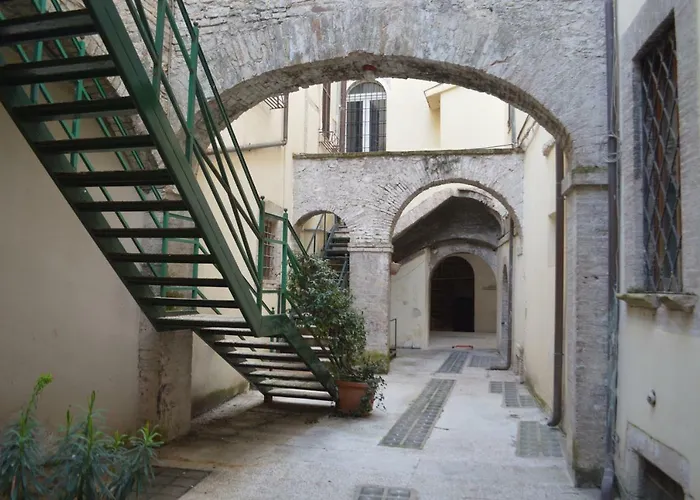 In Centro アパート スポレート